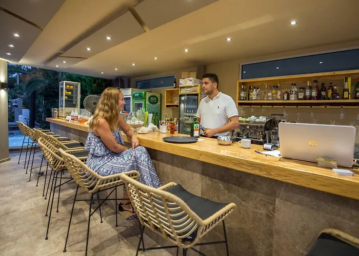 Hotel Potos מלון פוטוס