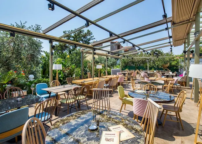 מלון Hotel Potos פוטוס